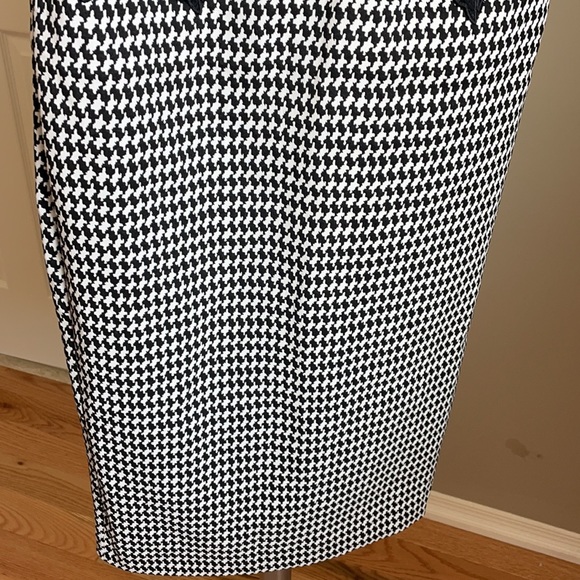 Houndstooth patterned fitted dress - Picture 5 of 6